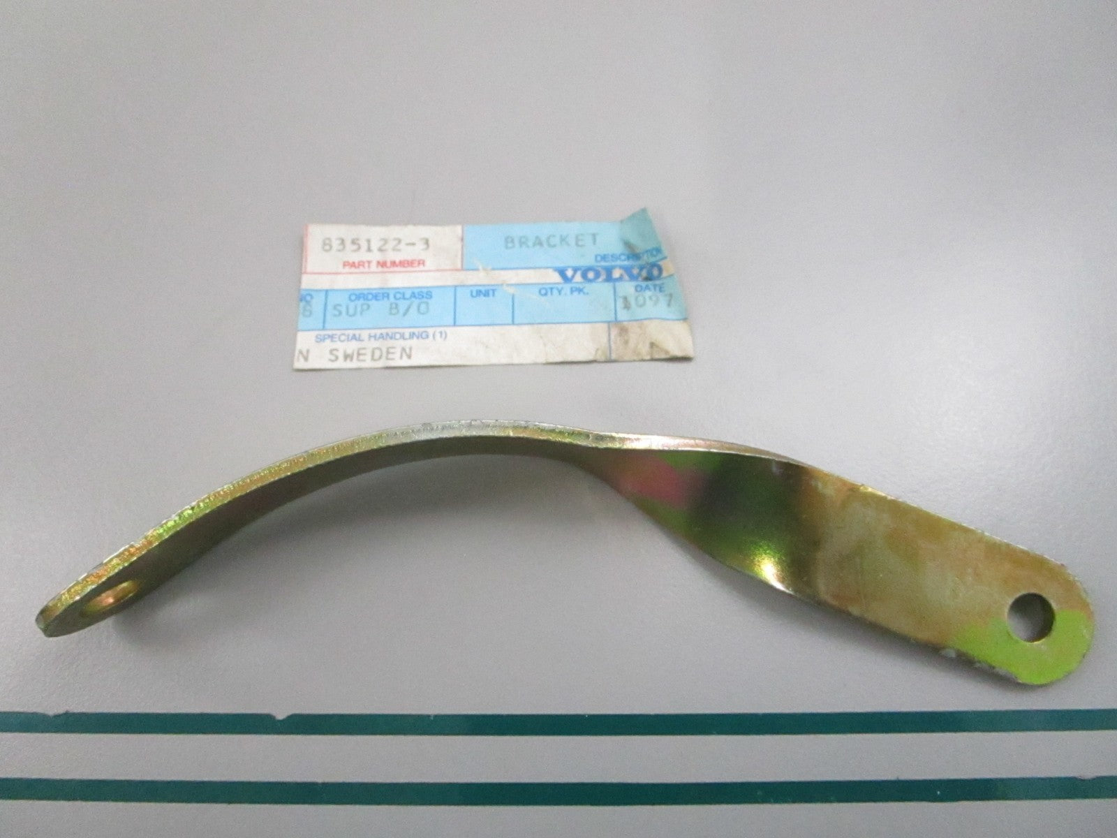 NEW OEM 835122 Volvo Penta Bracket 0810