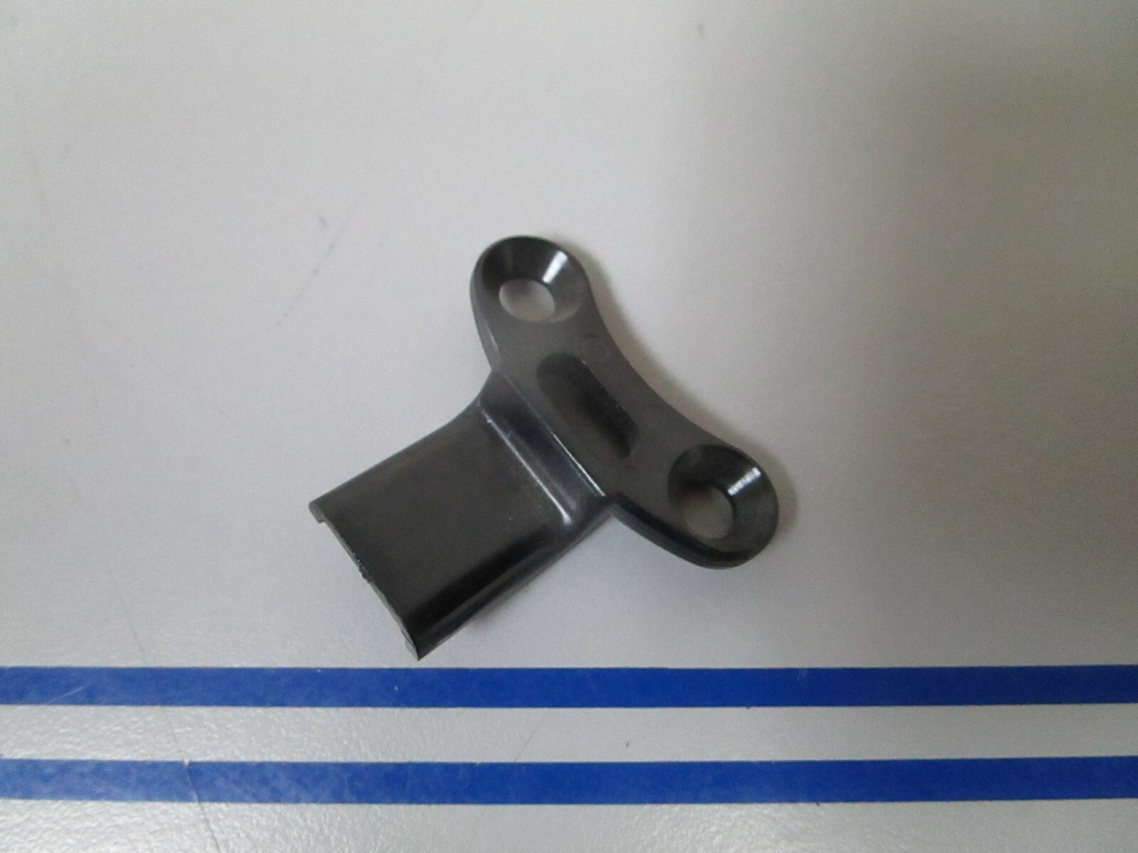 *NEW OEM* 0810 OMC Johnson Evinrude Retainer 123324 0123324