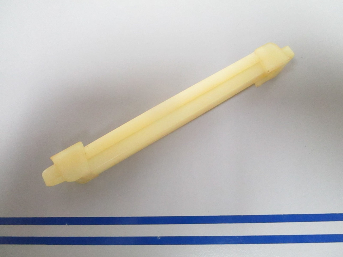 NEW OEM 204916 0204916 OMC Johnson Evinrude Slide 0810