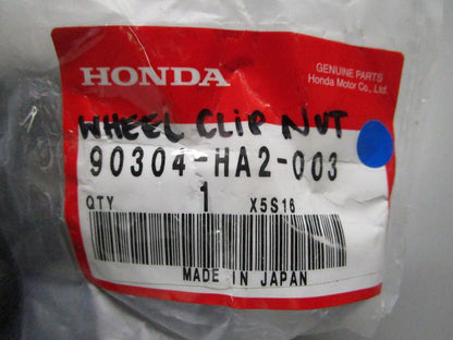 *NEW OEM* 0810 Honda Wheel Clip Nut 90304-HA2-003