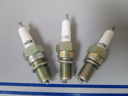 NEW (LOT OF 3) D-8E NGK Spark Plug 0810
