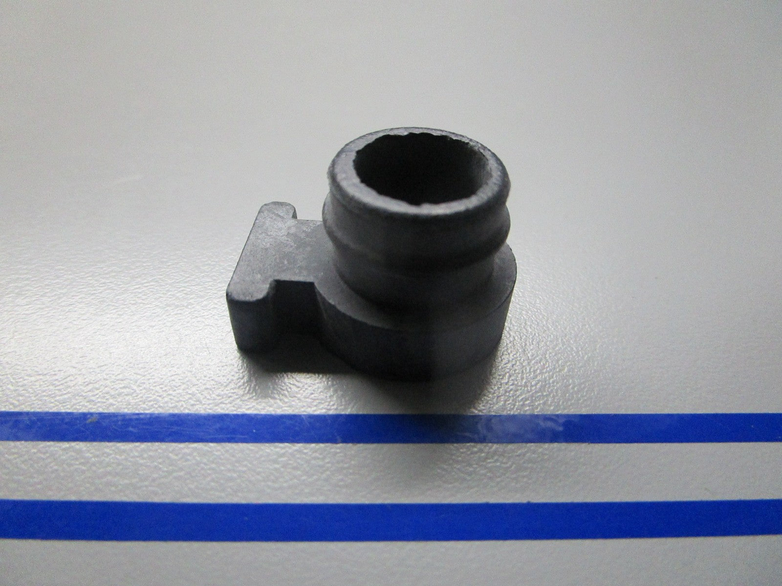 *NEW OEM* 0810 Suzuki Rubber 17564-95501