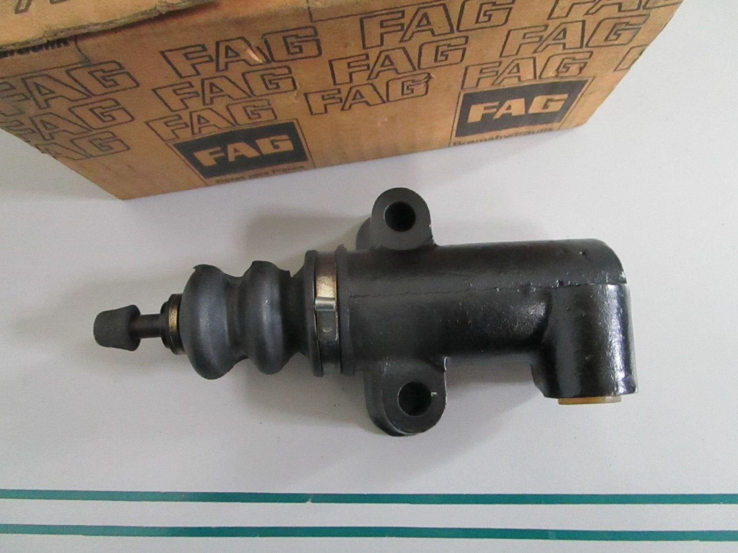 NEW OEM 0002954207 Mercedes-Benz Slave Cylinder 0820