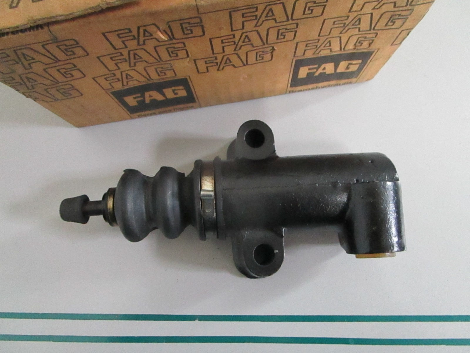 NEW OEM 0002954207 Mercedes-Benz Slave Cylinder 0820