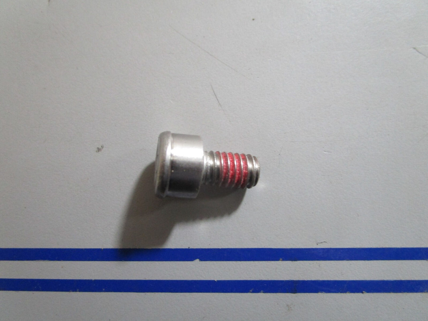 *NEW OEM* 0770 OMC Johnson Evinrude Shoulder Screw 351002 0351002