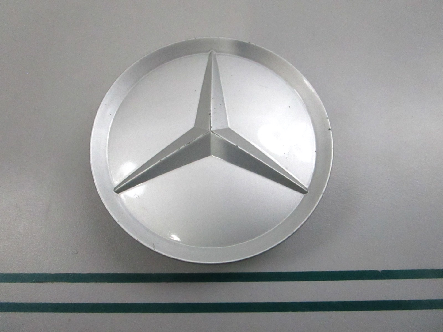 NEW OEM 2014010125 Mercedes-Benz Wheel Center Cap 0810