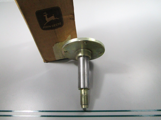 NEW OEM ET11081 John Deere Spindle 0810