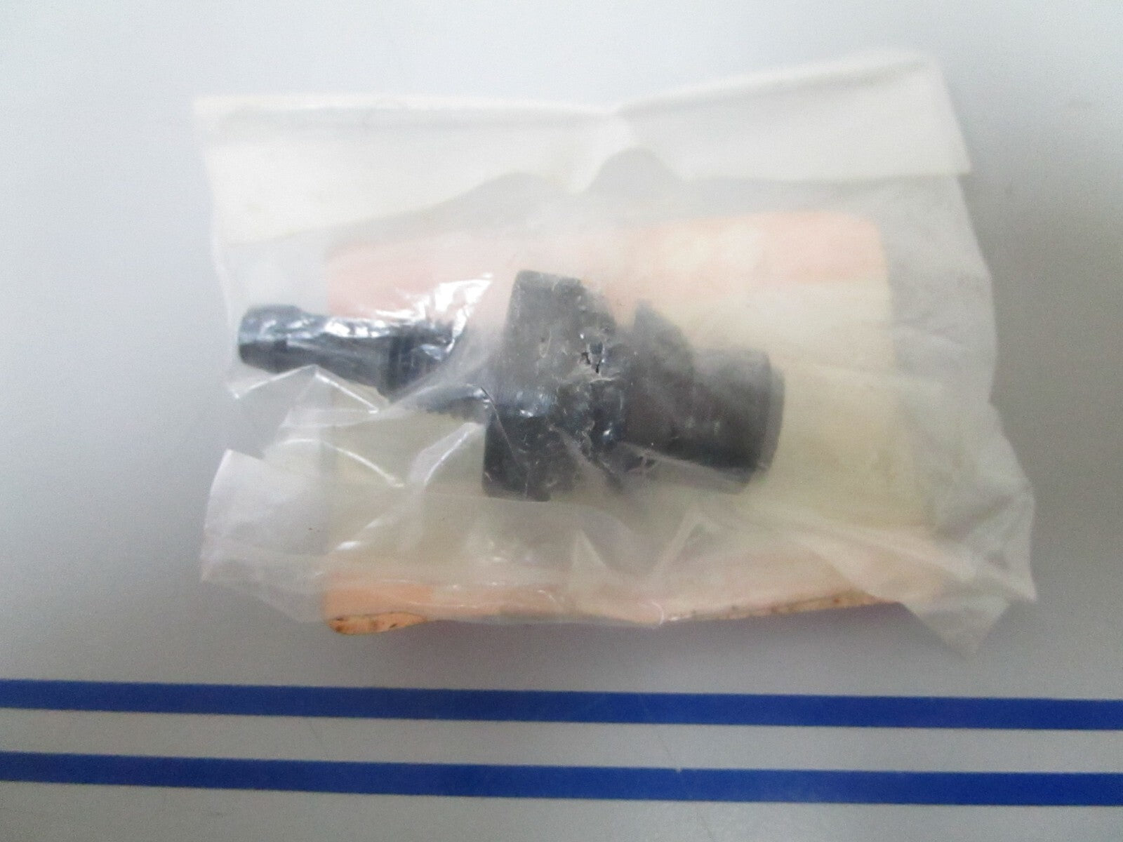 *NEW OEM* 0810 Suzuki Fuel Connector Plug 65720-94401