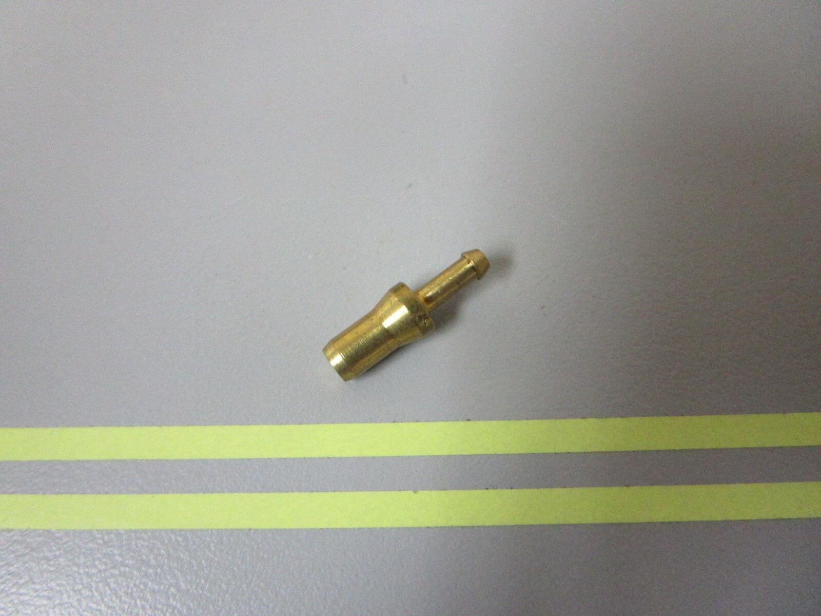 *NEW OEM* 0810 OMC Johnson Evinrude Nipple Fitting 325604 0325604