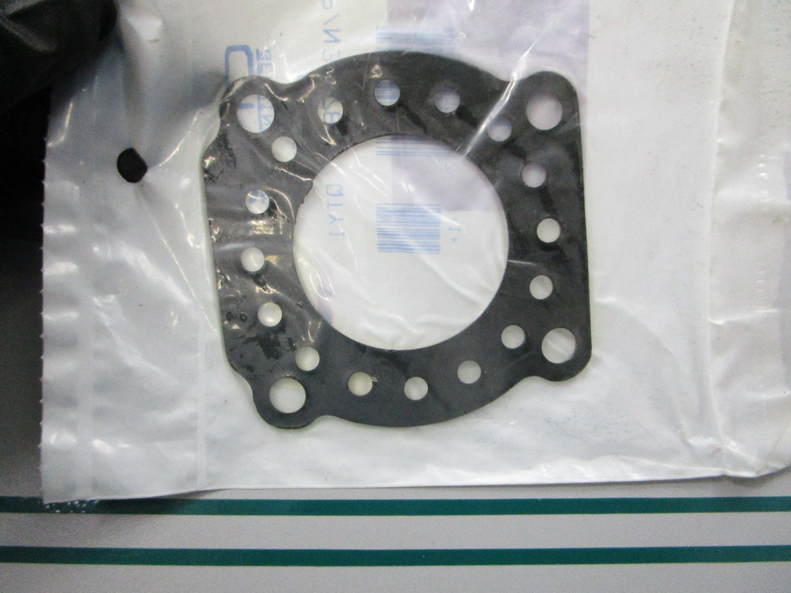 NEW OEM 313782 0313782 OMC Johnson Evinrude Gasket 0810