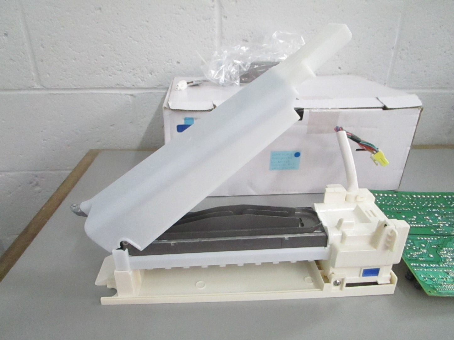 *NEW OEM* 0820 Samsung Ice Maker Service Kit DA82-02675A