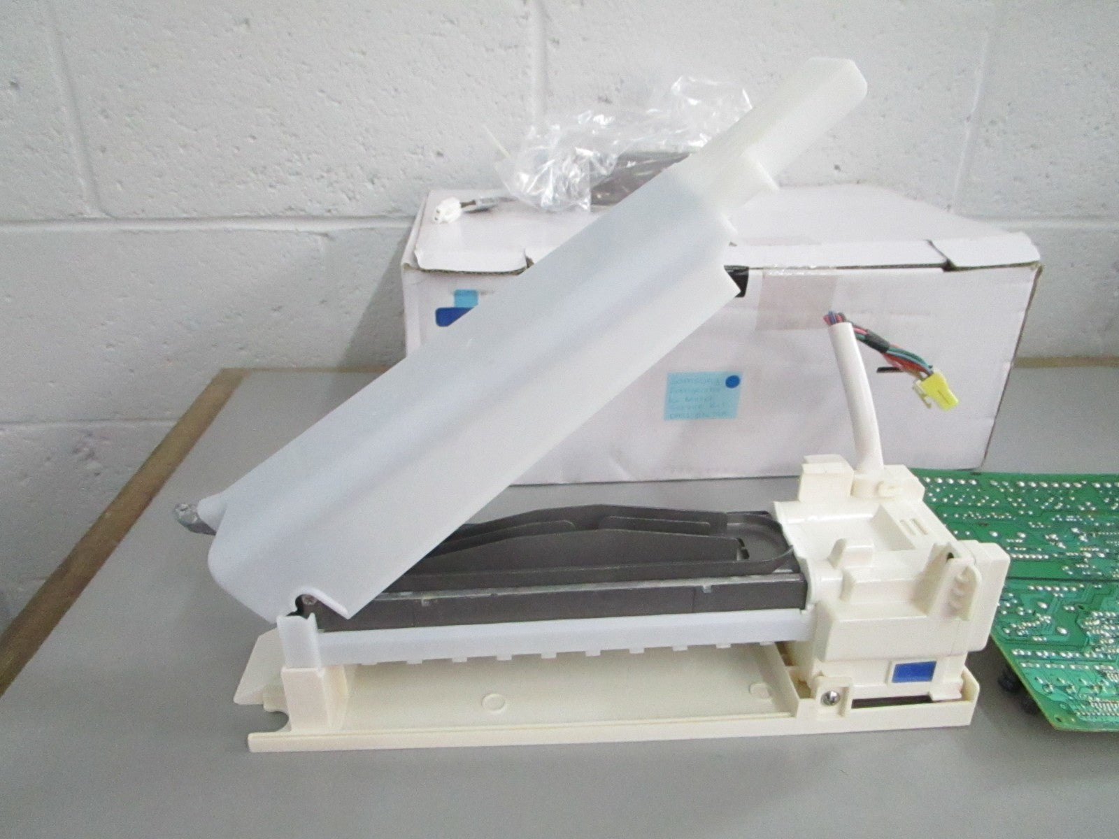 *NEW OEM* 0820 Samsung Ice Maker Service Kit DA82-02675A