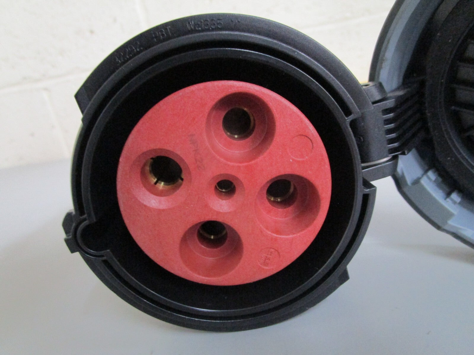 *NEW* 0820 Mennekes Power Top Xtra 14220P