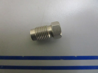*NEW OEM* 0820 Volvo Penta Plug 852879