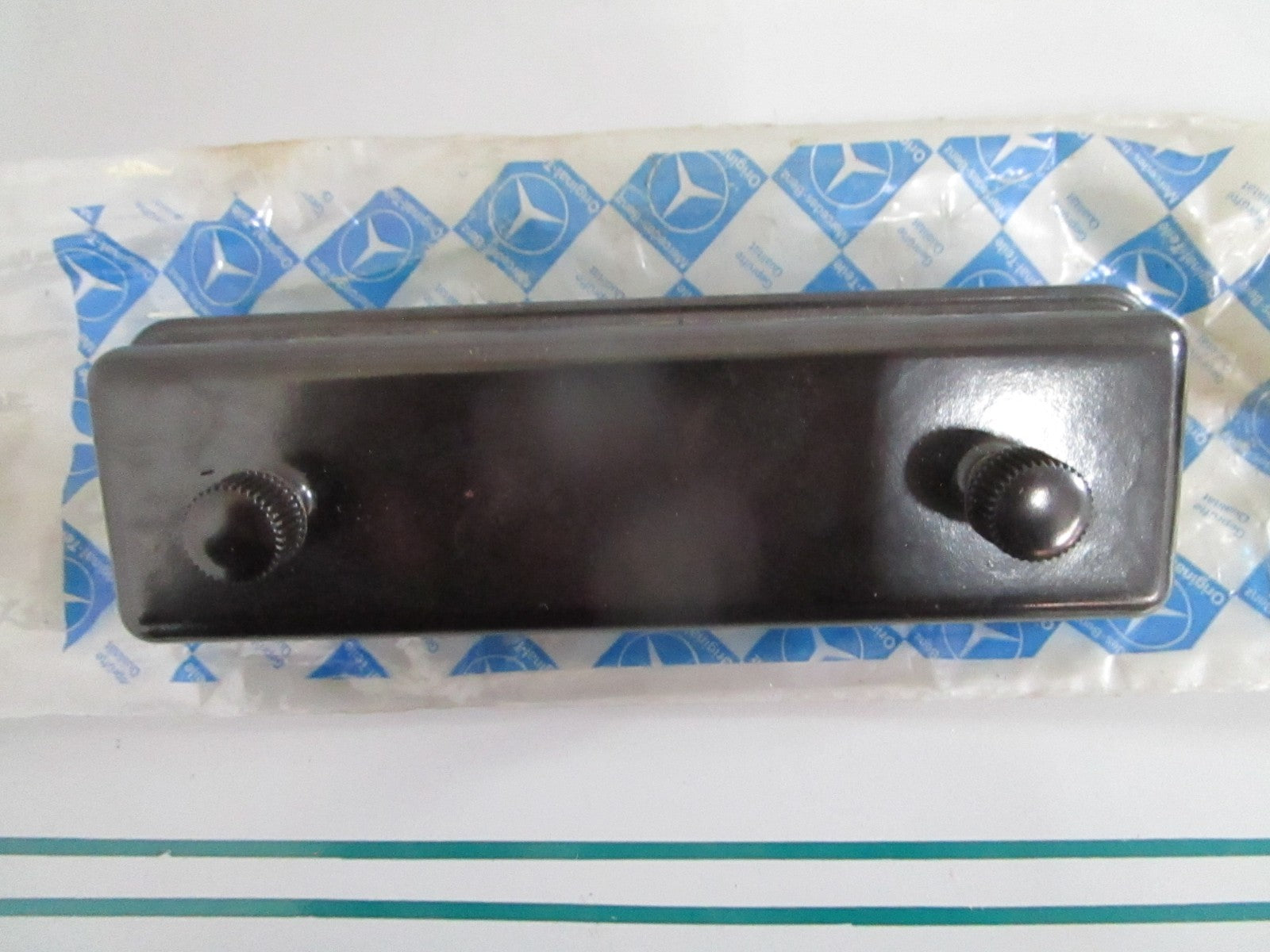NEW OEM 26104 Mercedes-Benz Fuse Cover Box 0820