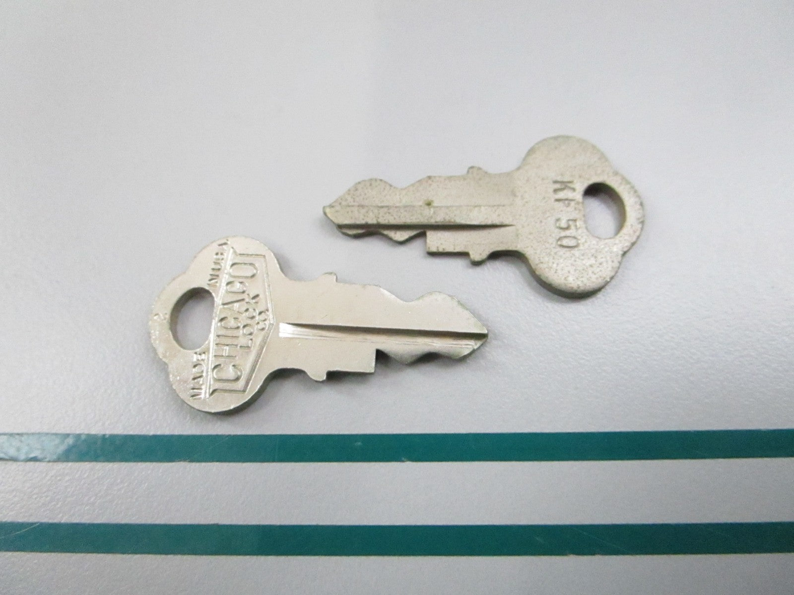NEW OEM (LOT OF 2) 501565 0501565 OMC Johnson Evinrude KF 50 Ignition Key 0810