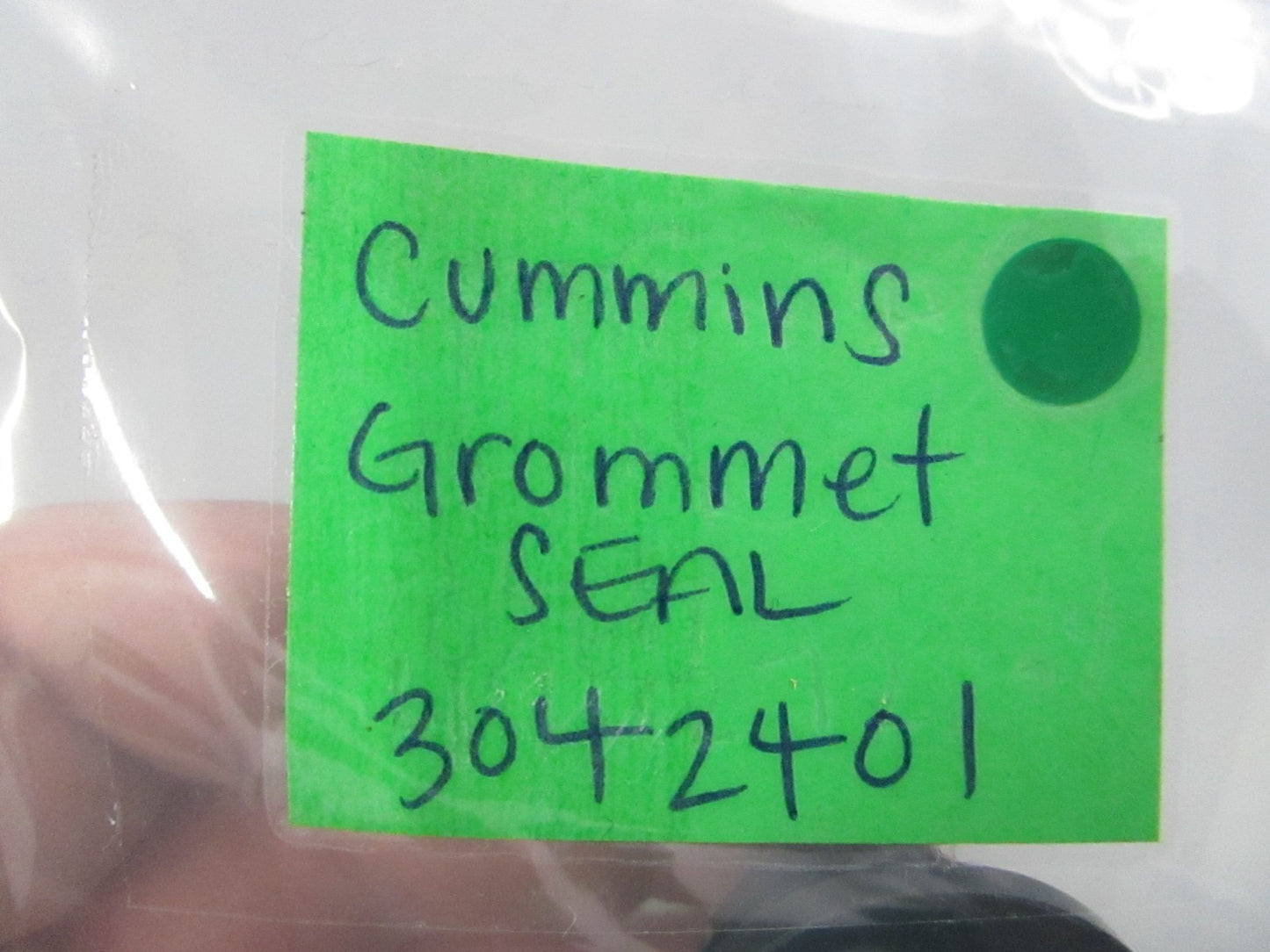 NEW OEM 3042401 Cummins Grommet Seal 0810