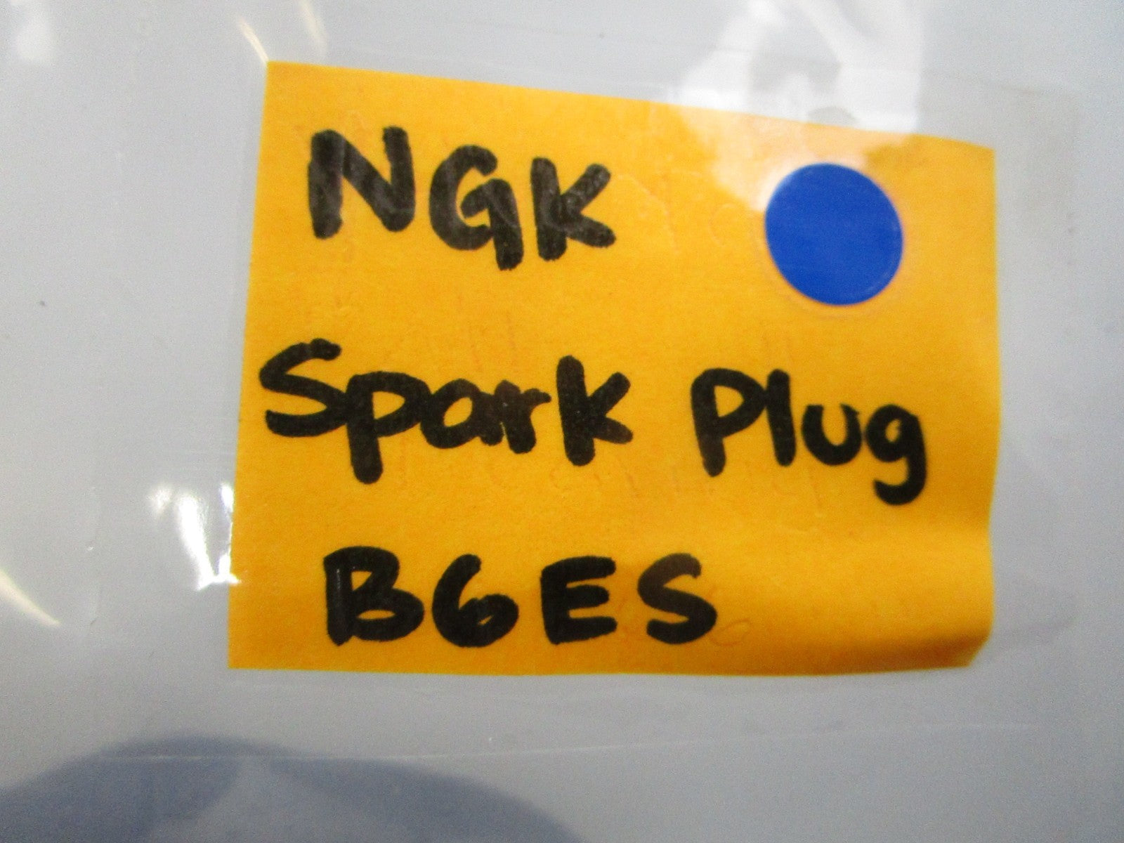 NEW (LOT OF 3) B6ES NGK Spark Plug 0810