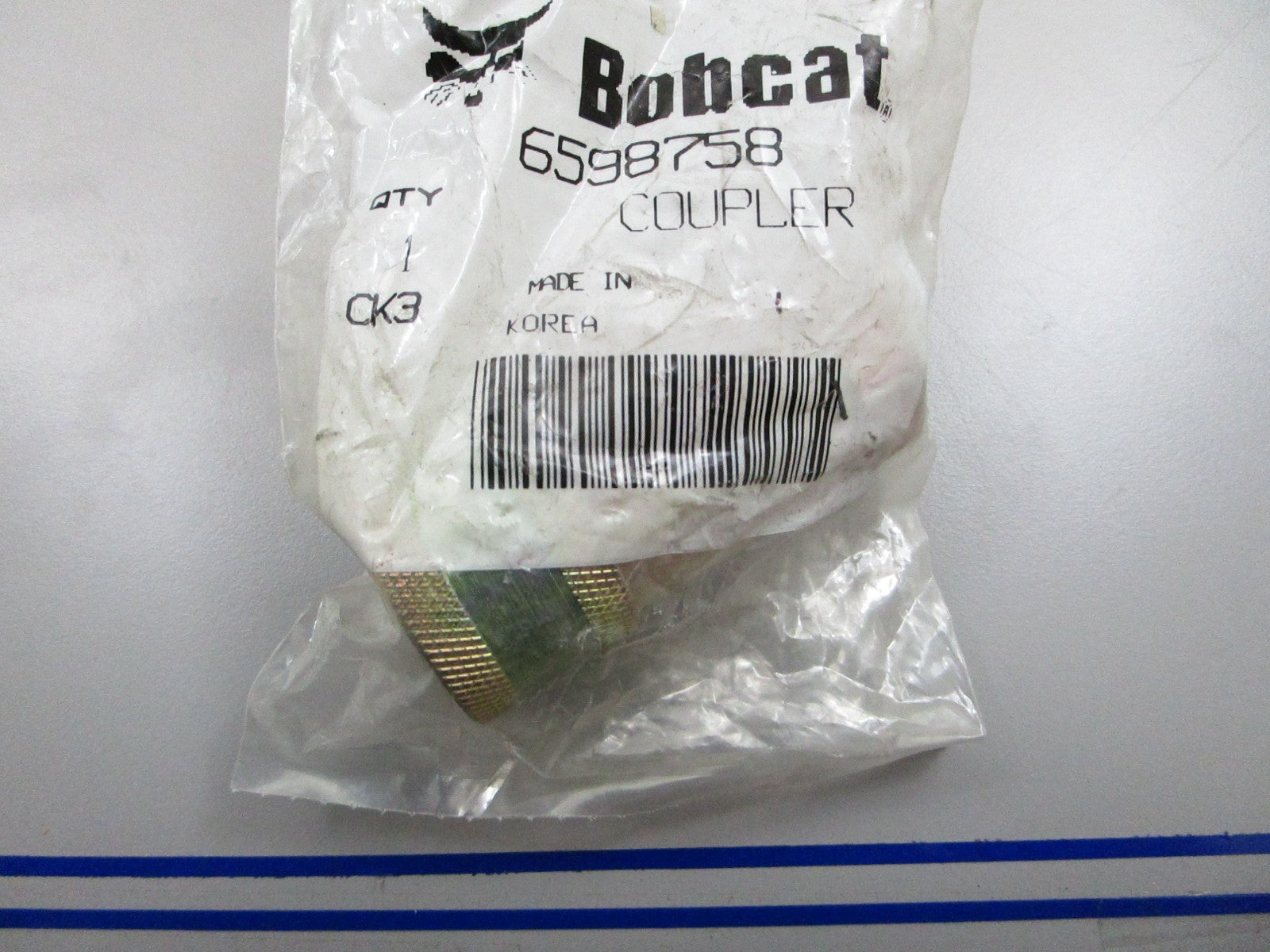 *NEW OEM* 0810 Bobcat Coupler 6598758