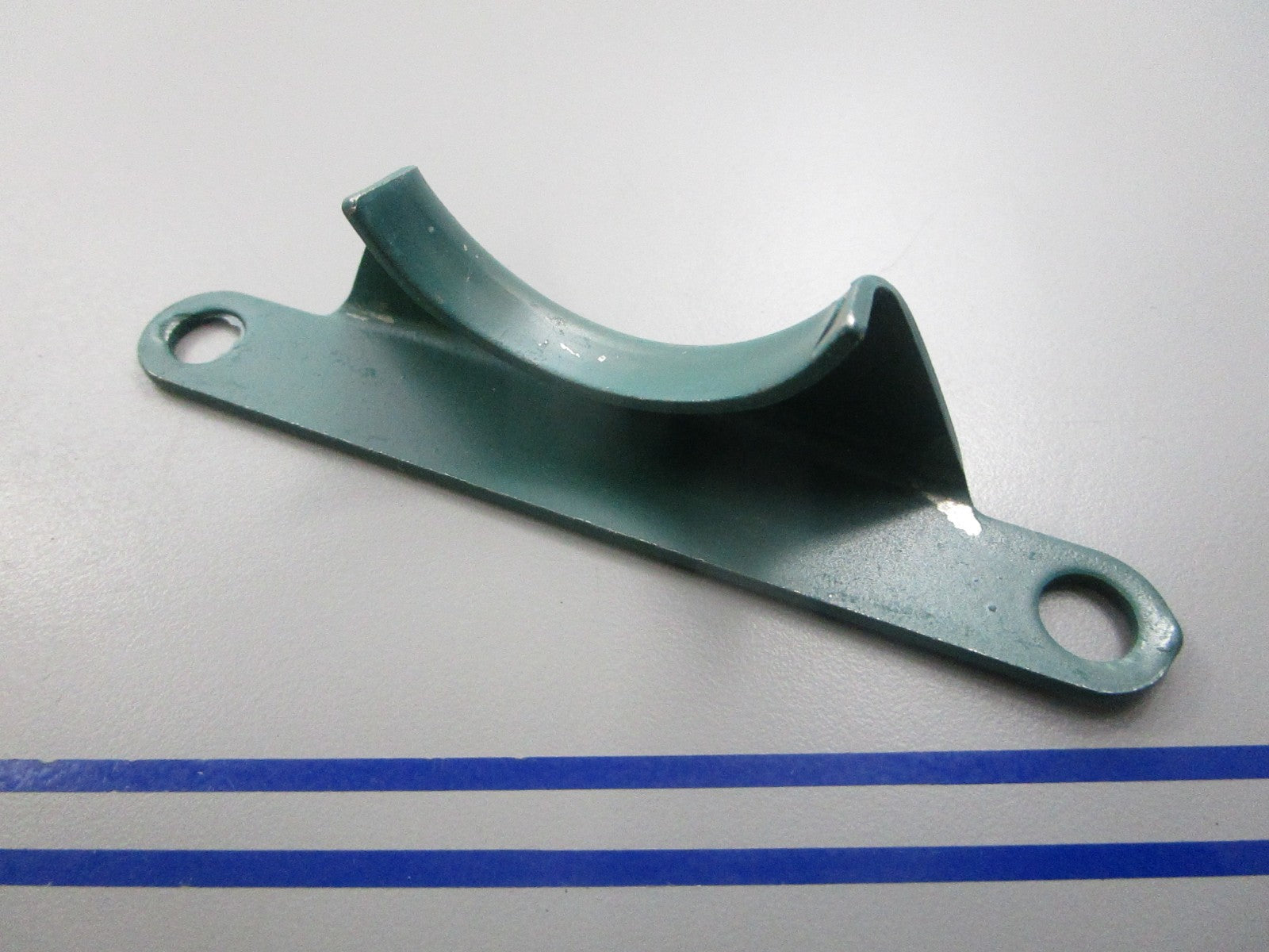 NEW OEM 864918 Volvo Penta Retainer 0810