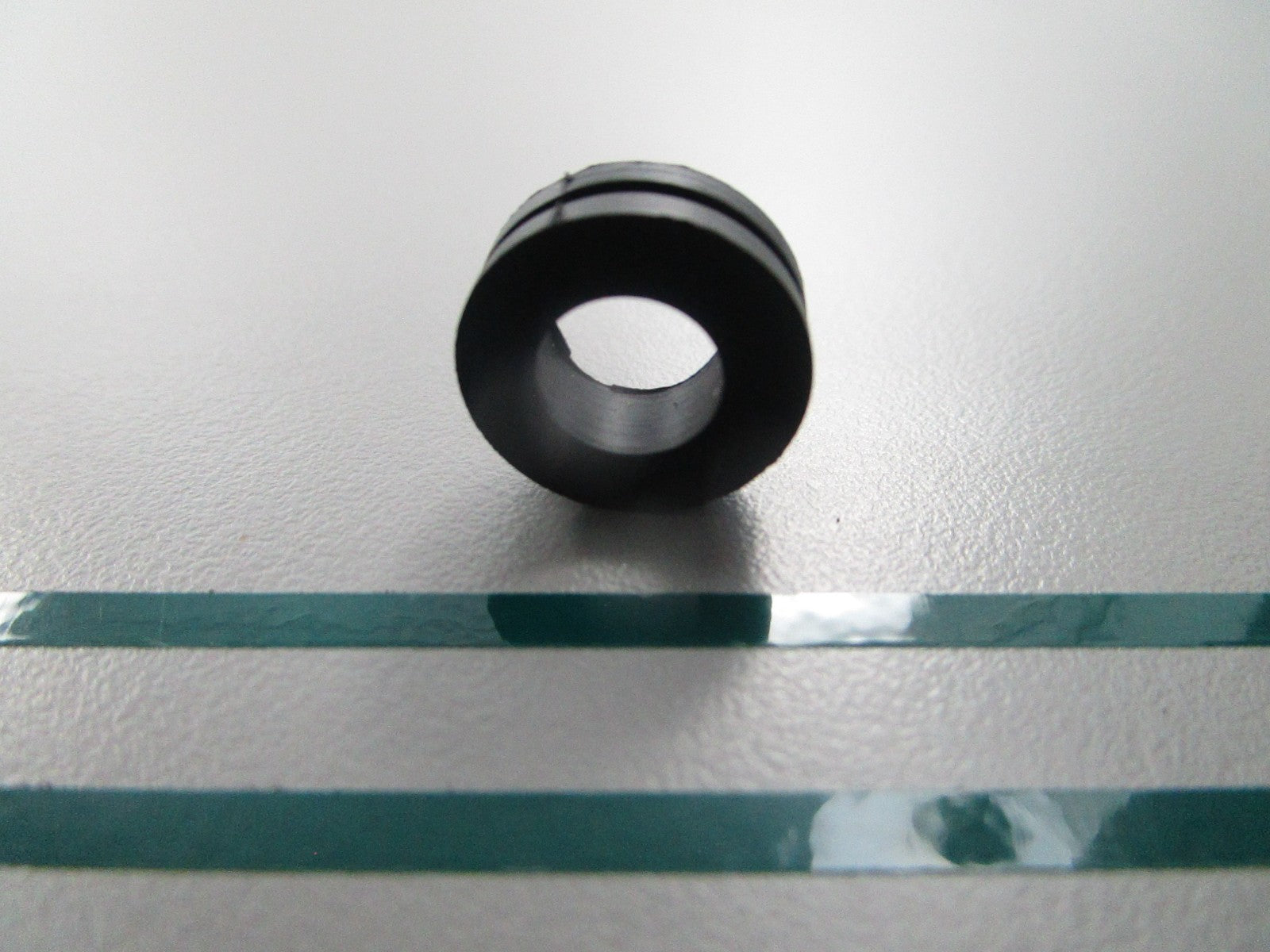 NEW OEM 18345-MBT-610 Honda Protector Mounting Rubber 0810