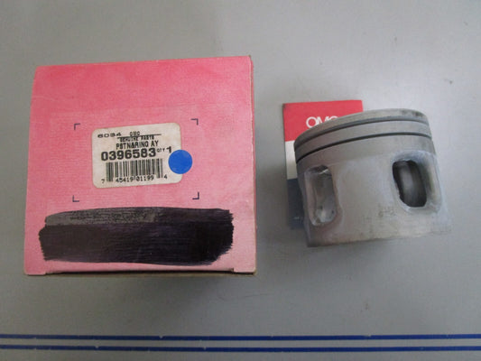 *NEW OEM* 0820 OMC Johnson Evinrude Piston & Ring Assy 396583 0396583