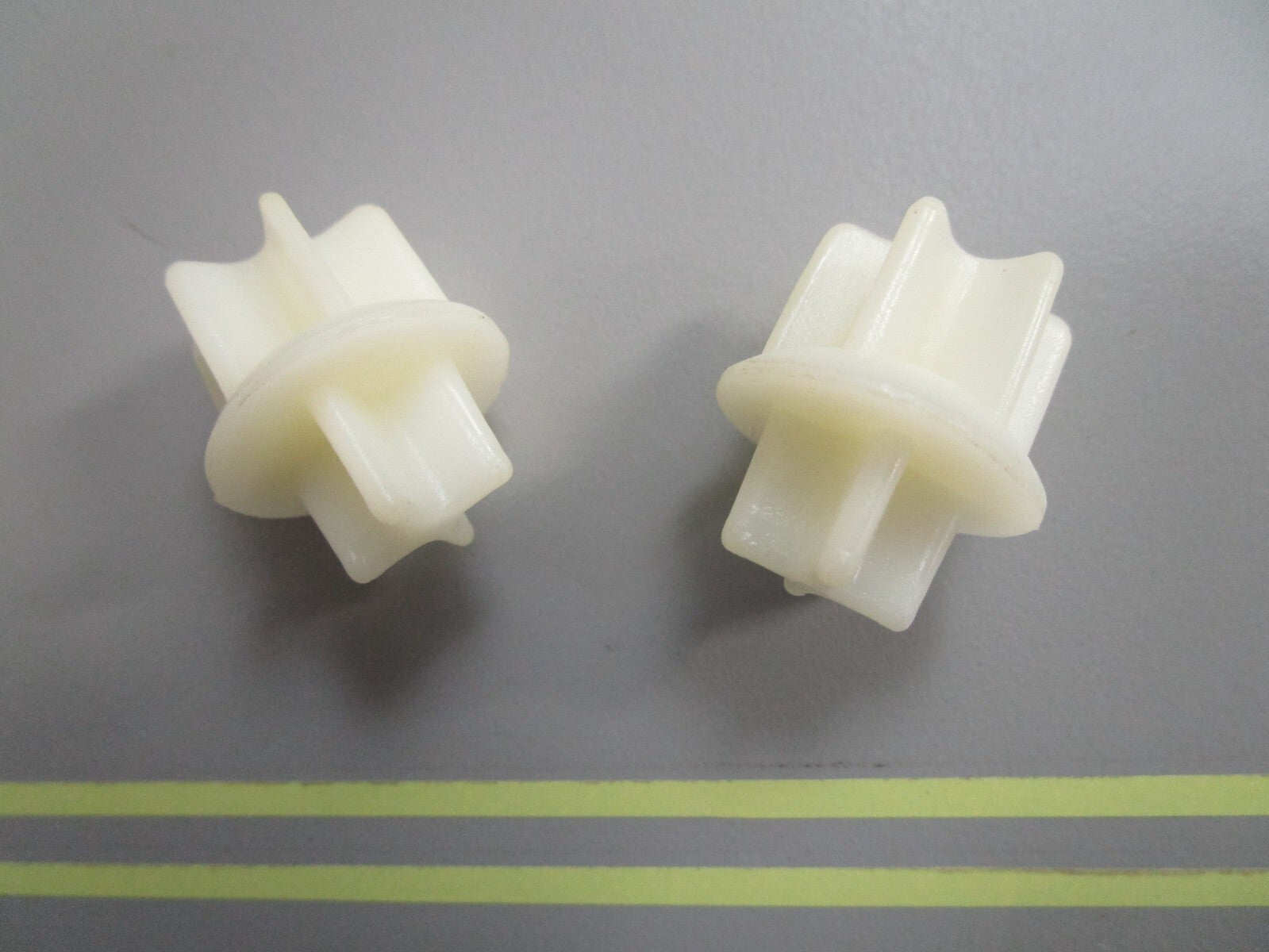 *NEW OEM* (LOT OF 2) 0810 OMC Johnson Evinrude Relief Valve 318395 0318395