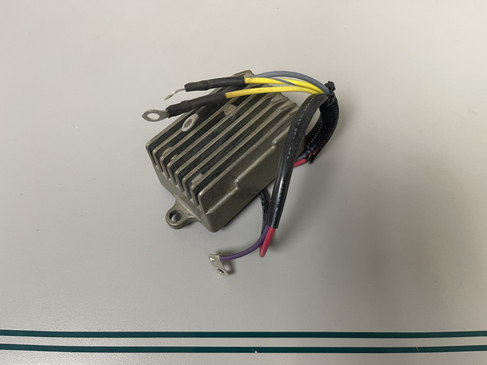 NEW OEM 585001 Johnson Evinrude Rectifier Regulator 0670