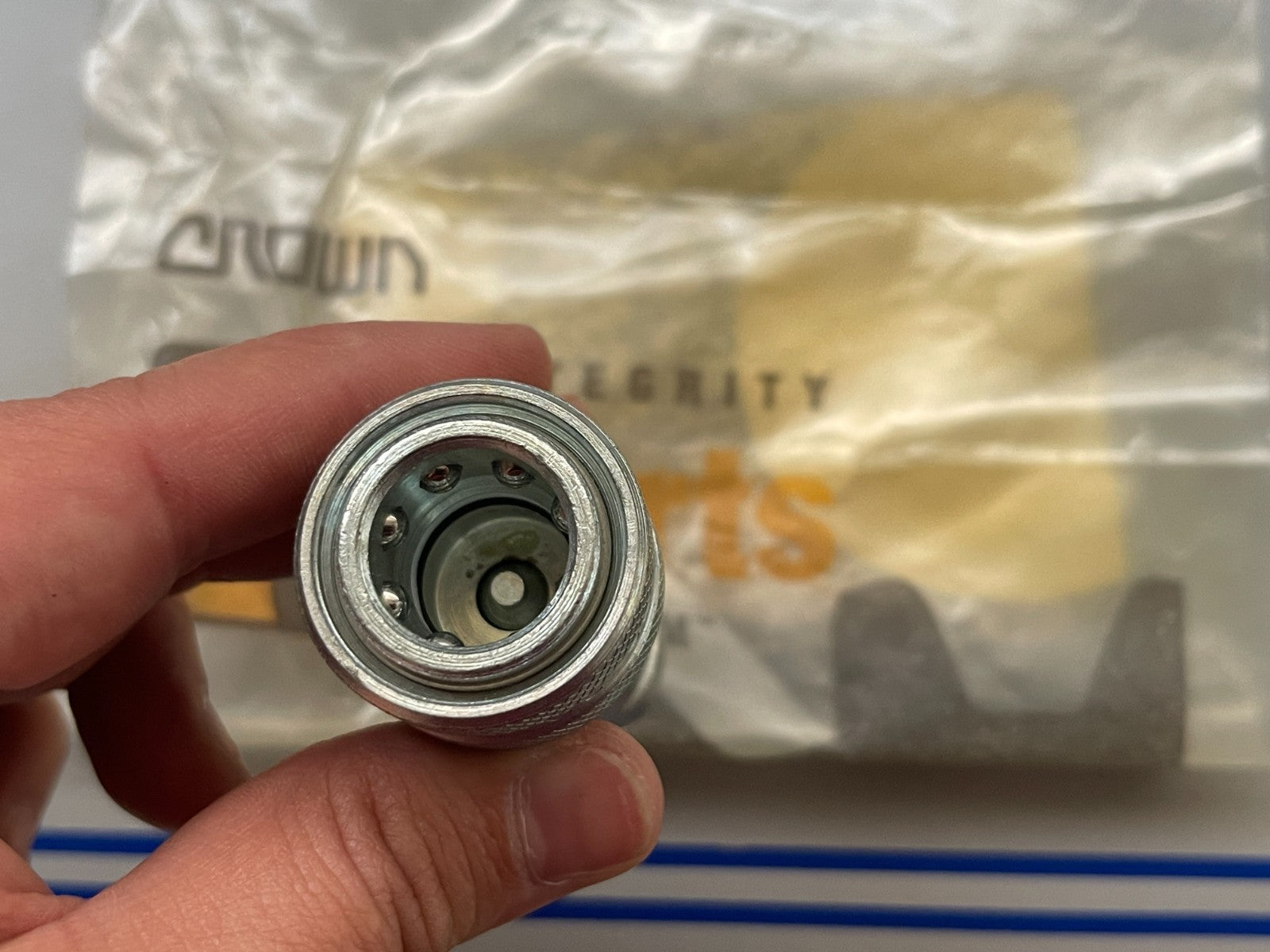*NEW OEM* 0720 Crown Coupler 088839