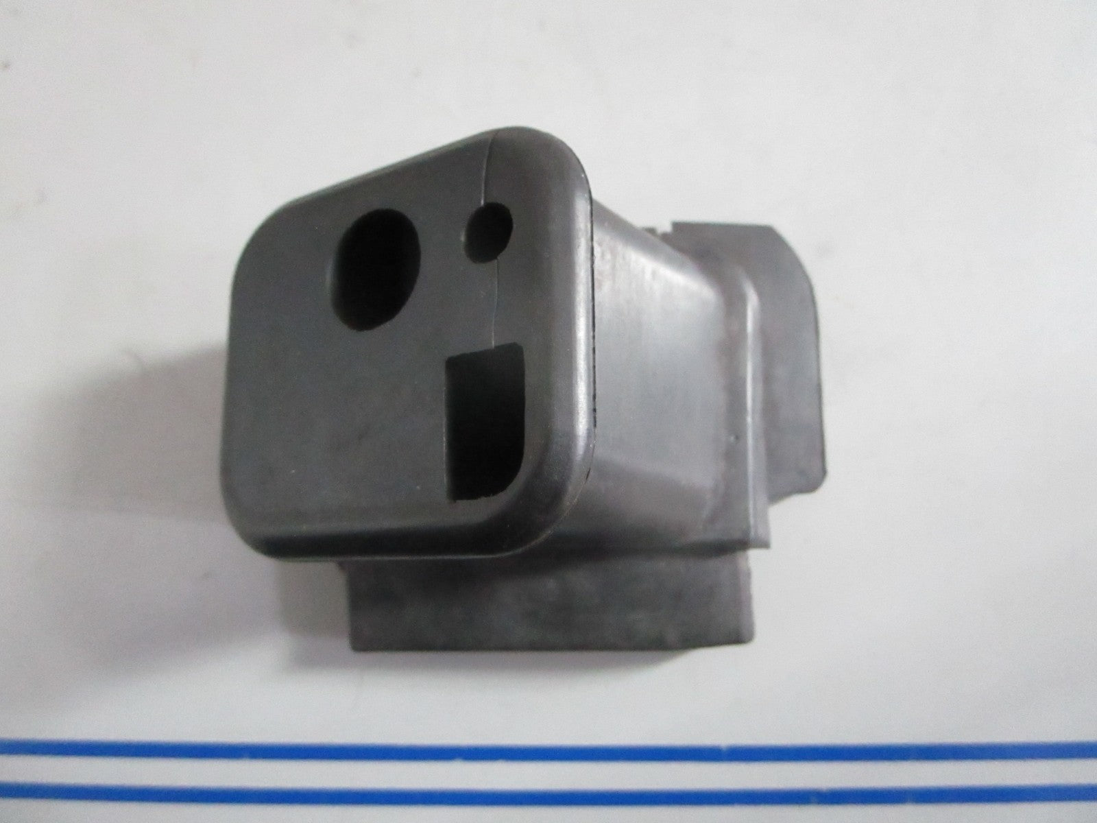NEW OEM 351376 0351376 OMC Johnson Evinrude Grommet 0820
