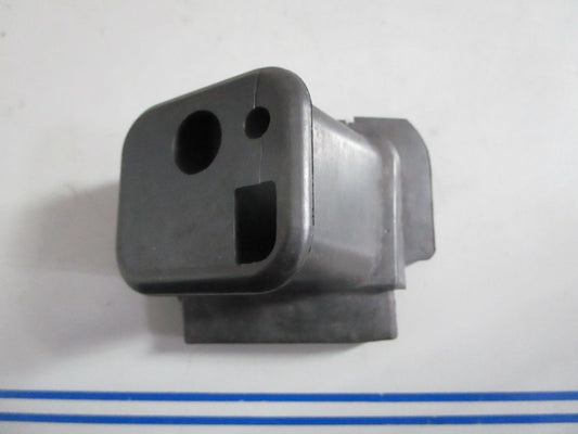 NEW OEM 351376 0351376 OMC Johnson Evinrude Grommet 0820