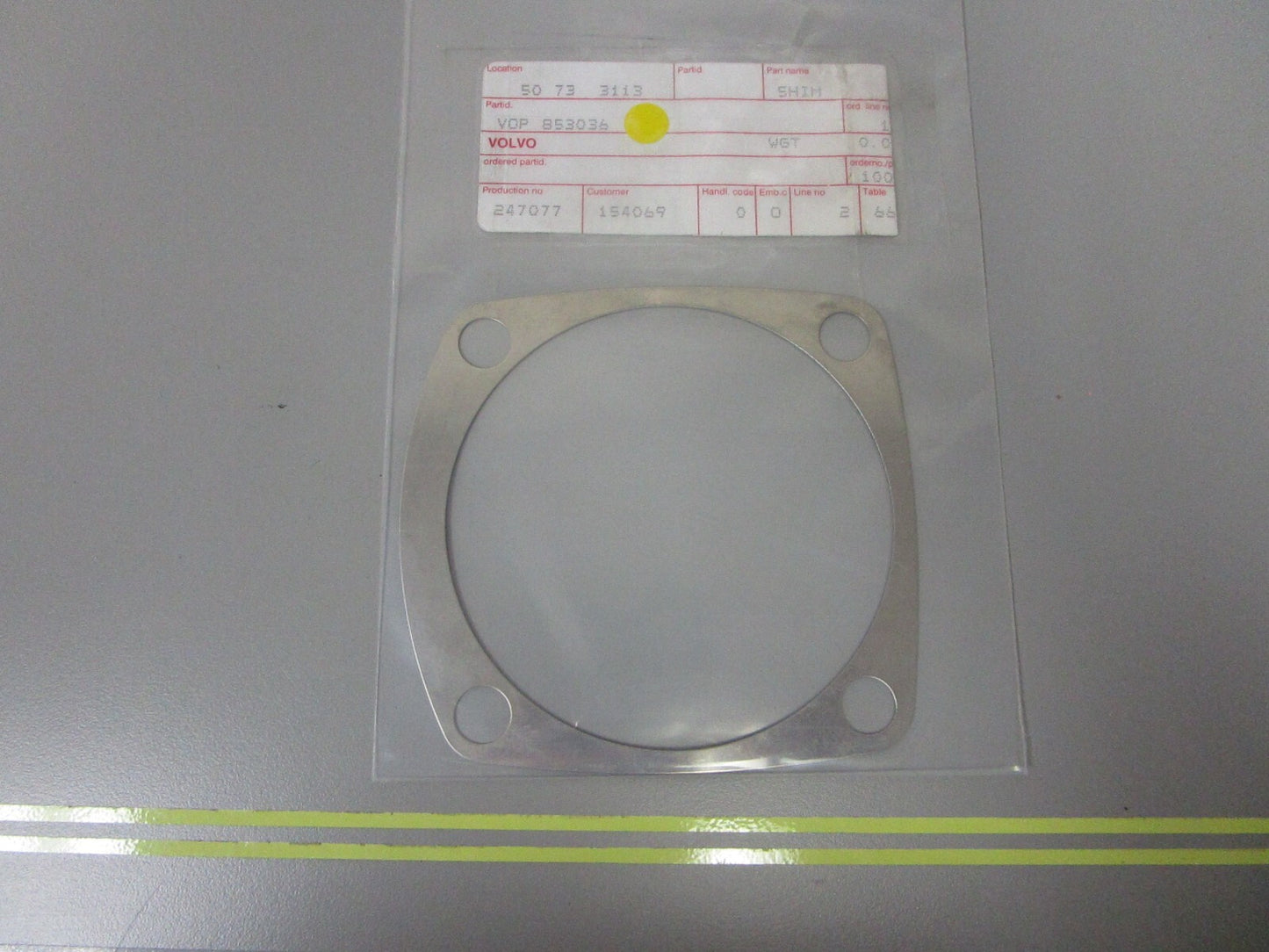 *NEW OEM* 0810 Volvo Penta Shim 853036