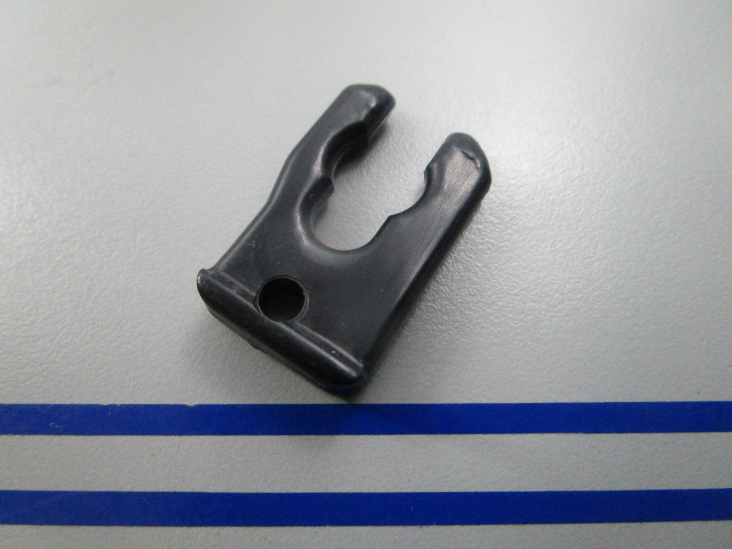 NEW OEM 333499 0333499 OMC Johnson Evinrude Stop Switch Clip 0810