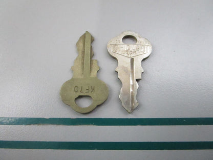 NEW OEM (LOT OF 2) 501585 0501585 OMC Johnson Evinrude KF70 Ignition Key 0810