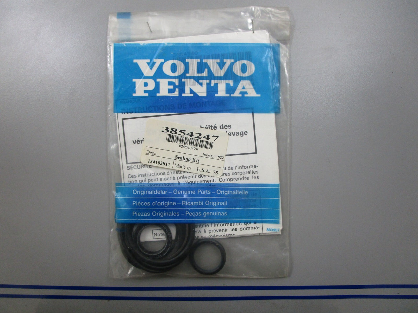 *NEW OEM* 0810 Volvo Penta Seal Kit 3854247