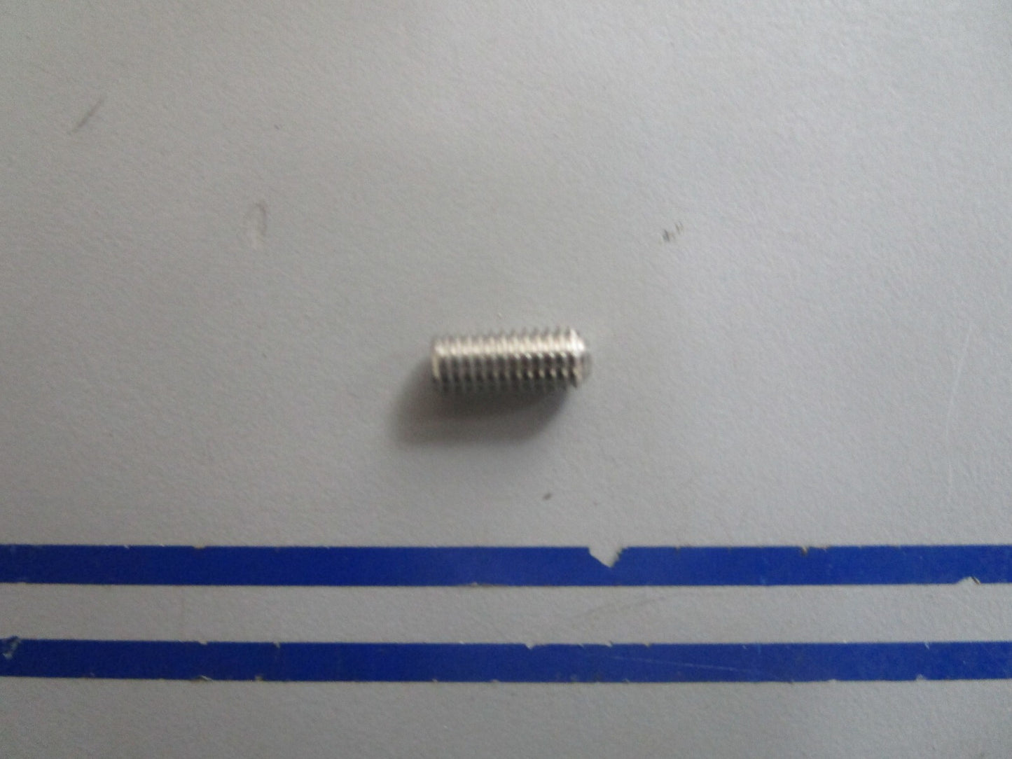 *NEW OEM* 0770 OMC Johnson Evinrude Set Screw 324967 0324967