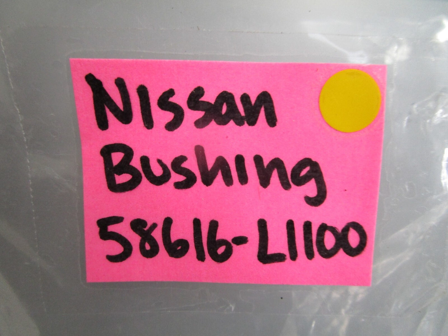 *NEW OEM* 0820 Nissan Bushing 58616-L1100