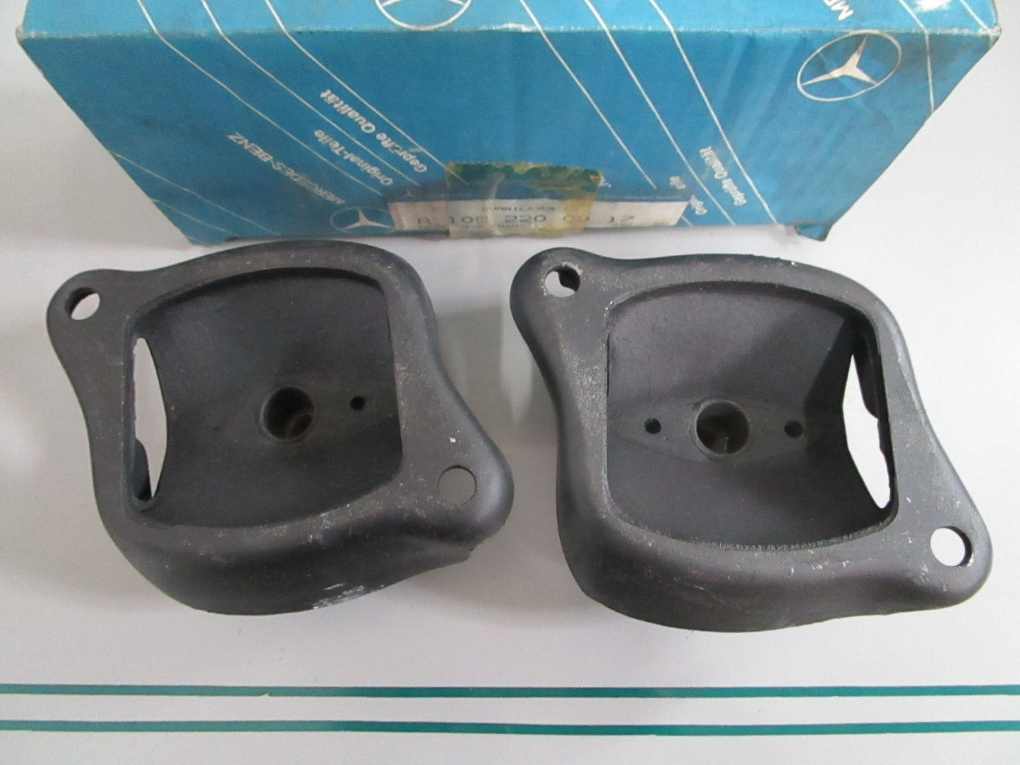 NEW OEM A1082200017 Mercedes-Benz Mount Kit (No Hardware) 0820