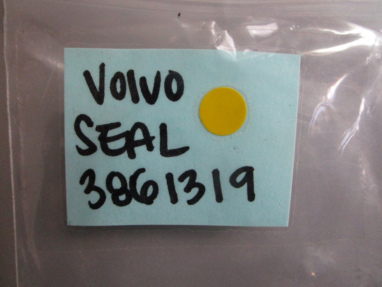 *NEW OEM* 0810 Volvo Penta Seal 3861319