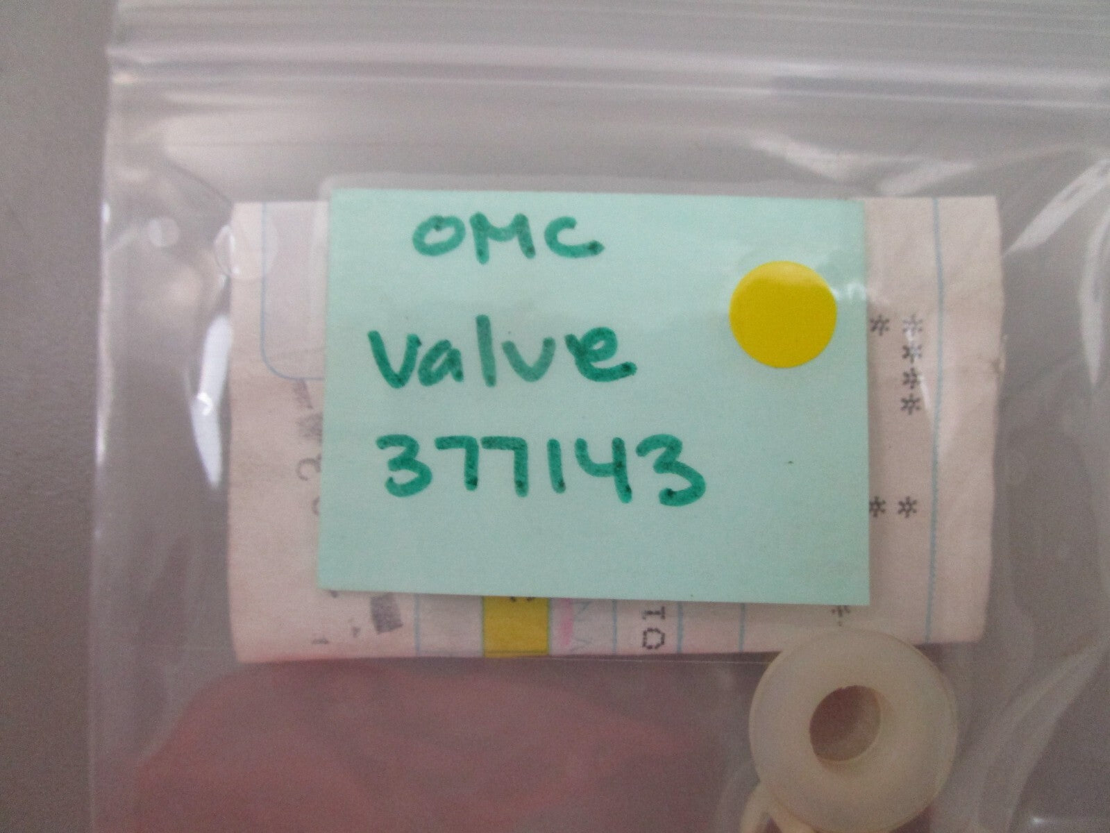 *NEW OEM* 0810 OMC Johnson Evinrude Valve 377143 0377143