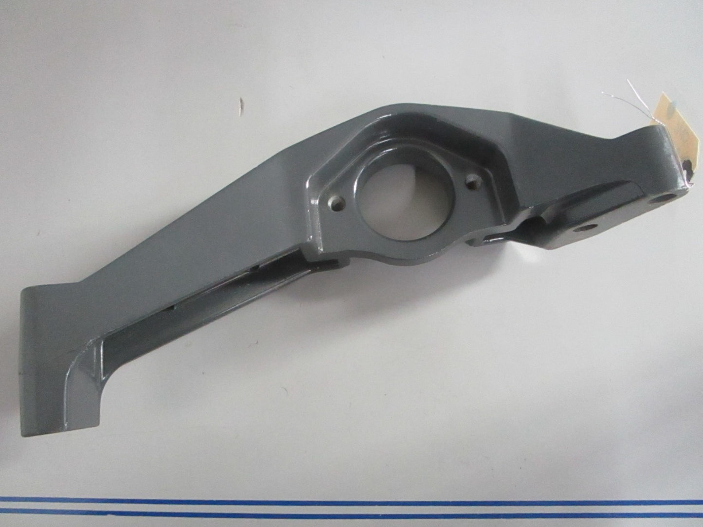 NEW OEM 914495 0914495 OMC Johnson Evinrude Bracket 0820