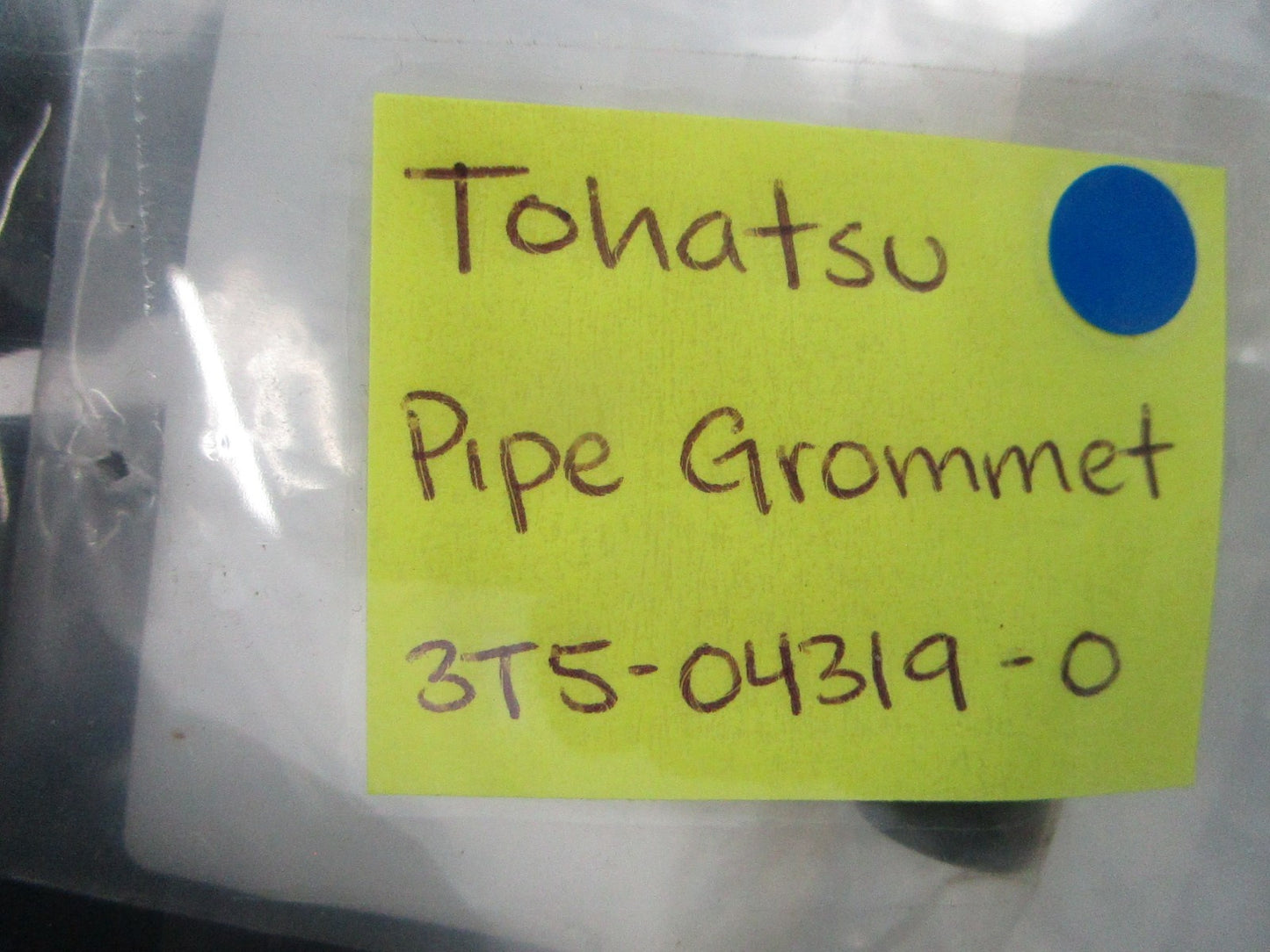 NEW OEM 3T5-04319-0 3T5043190 Tohatsu Pipe Grommet 0810