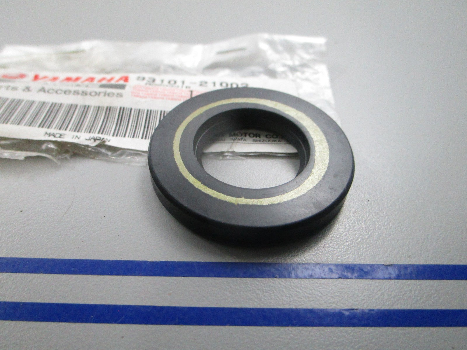 NEW OEM 93101-21002-00 Yamaha Oil Seal 0810