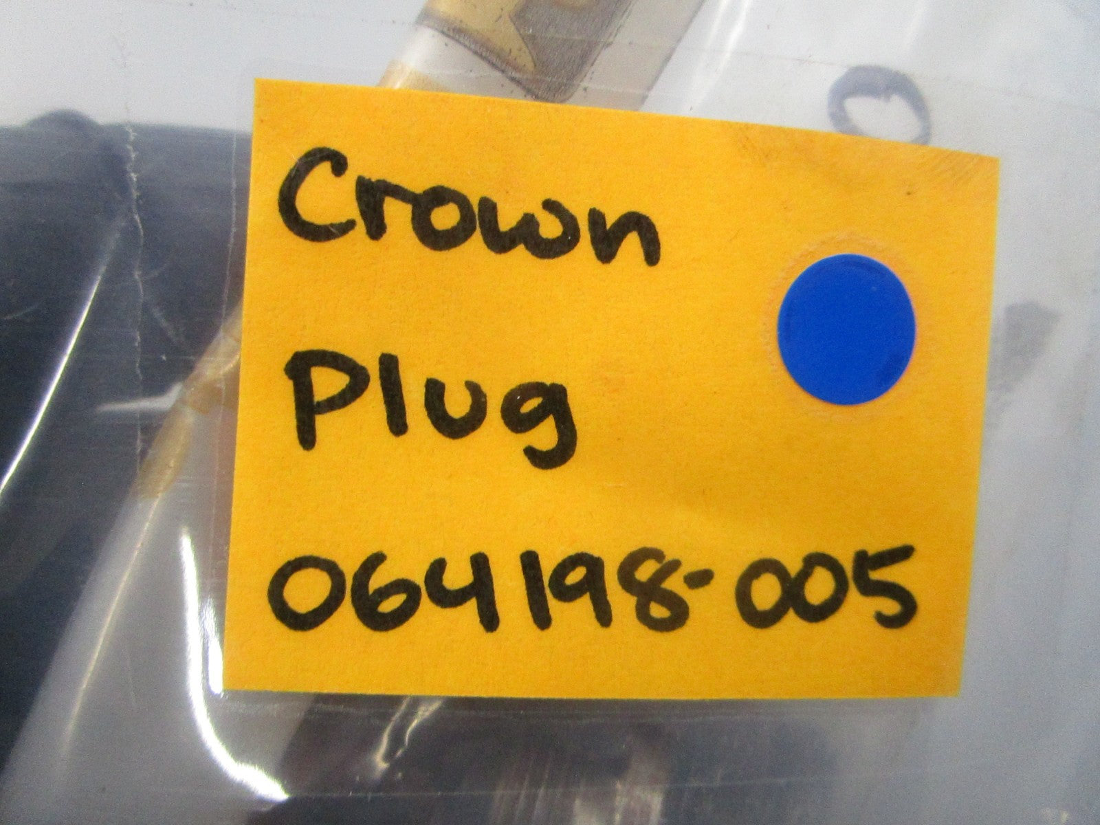 NEW OEM 064198-005 Crown Plug 0810