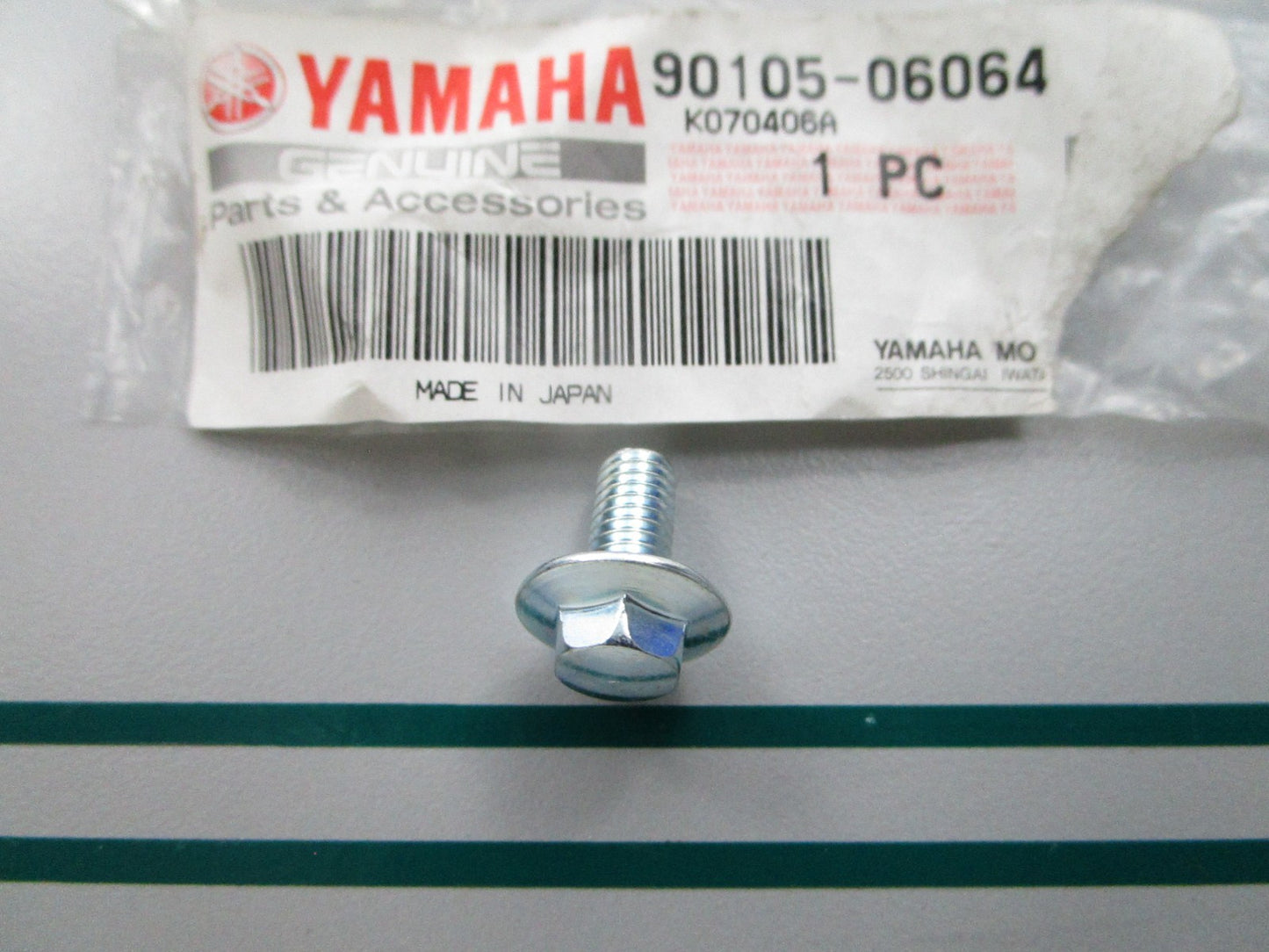 NEW OEM 90105-06064 Yamaha Flange Bolt 0810