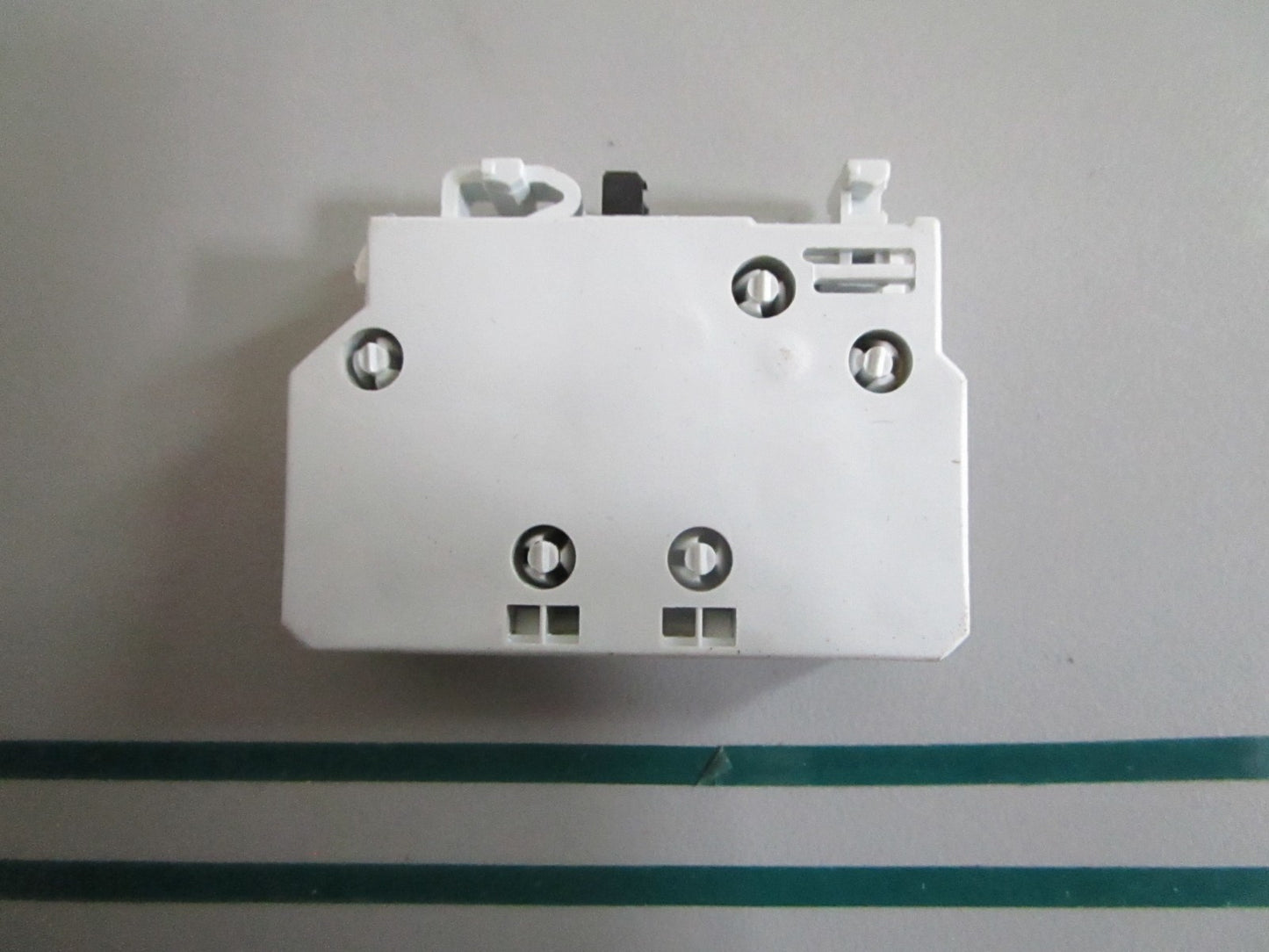GE BCLF10 CL Series IEC Contactor 1NO Auxiliary Contact Block NEW OEM 0820