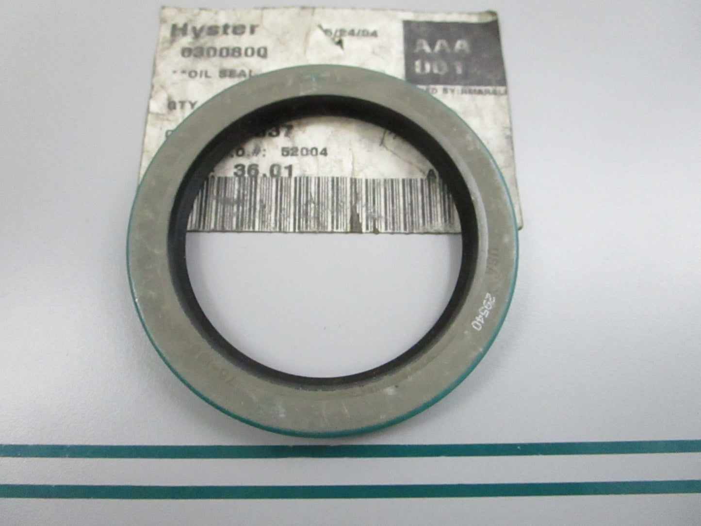 NEW OEM 0300800 Hyster Oil Seal 0810