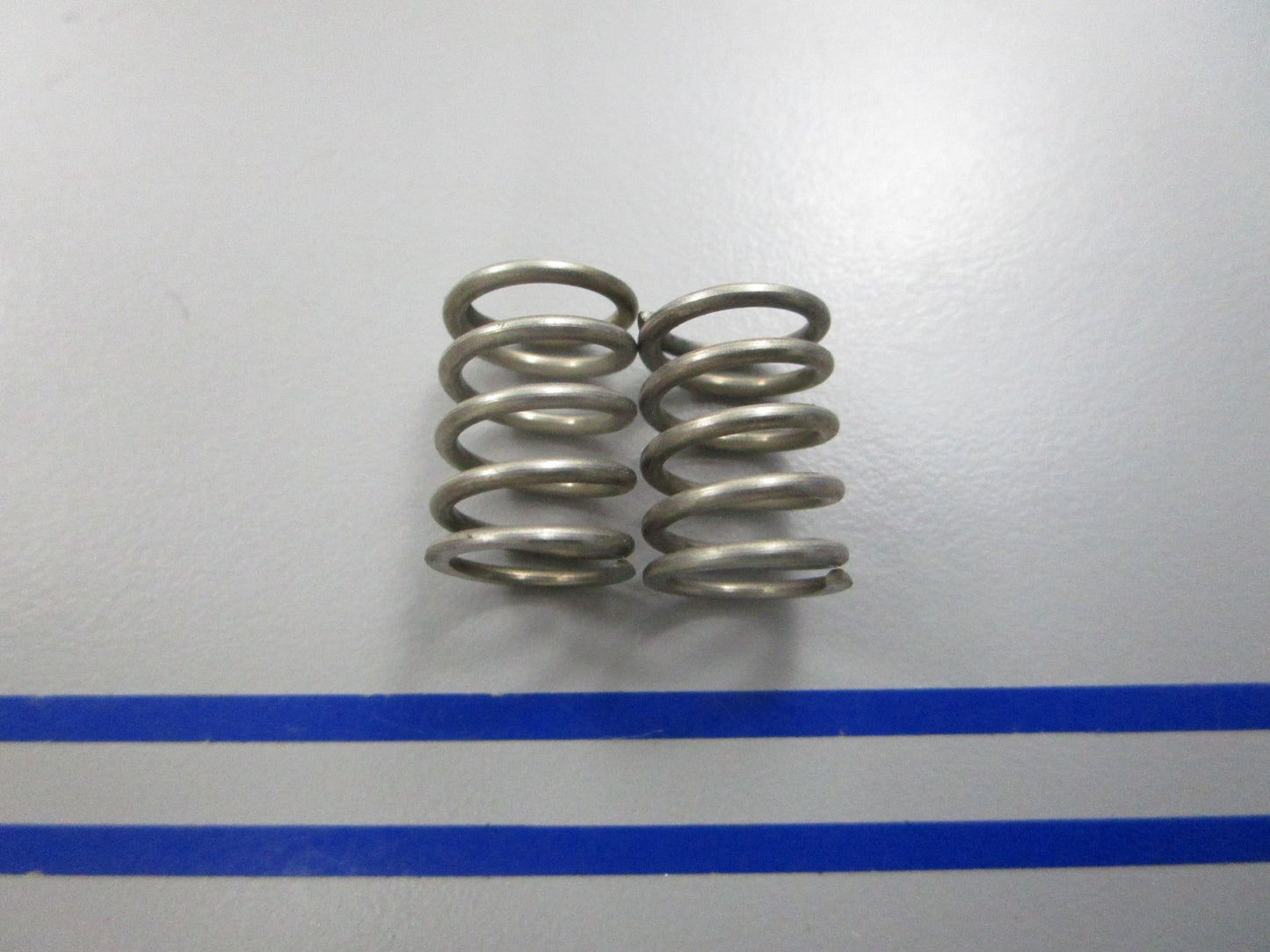 NEW OEM (LOT OF 2) 18153-93110 Suzuki Spring 0810