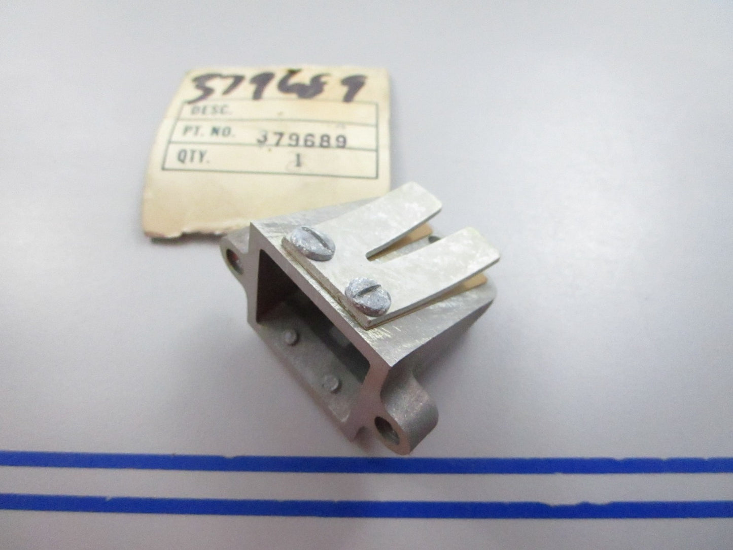 NEW OEM 379689 0379689 OMC Johnson Evinrude Leaf Plate Assembly 0810
