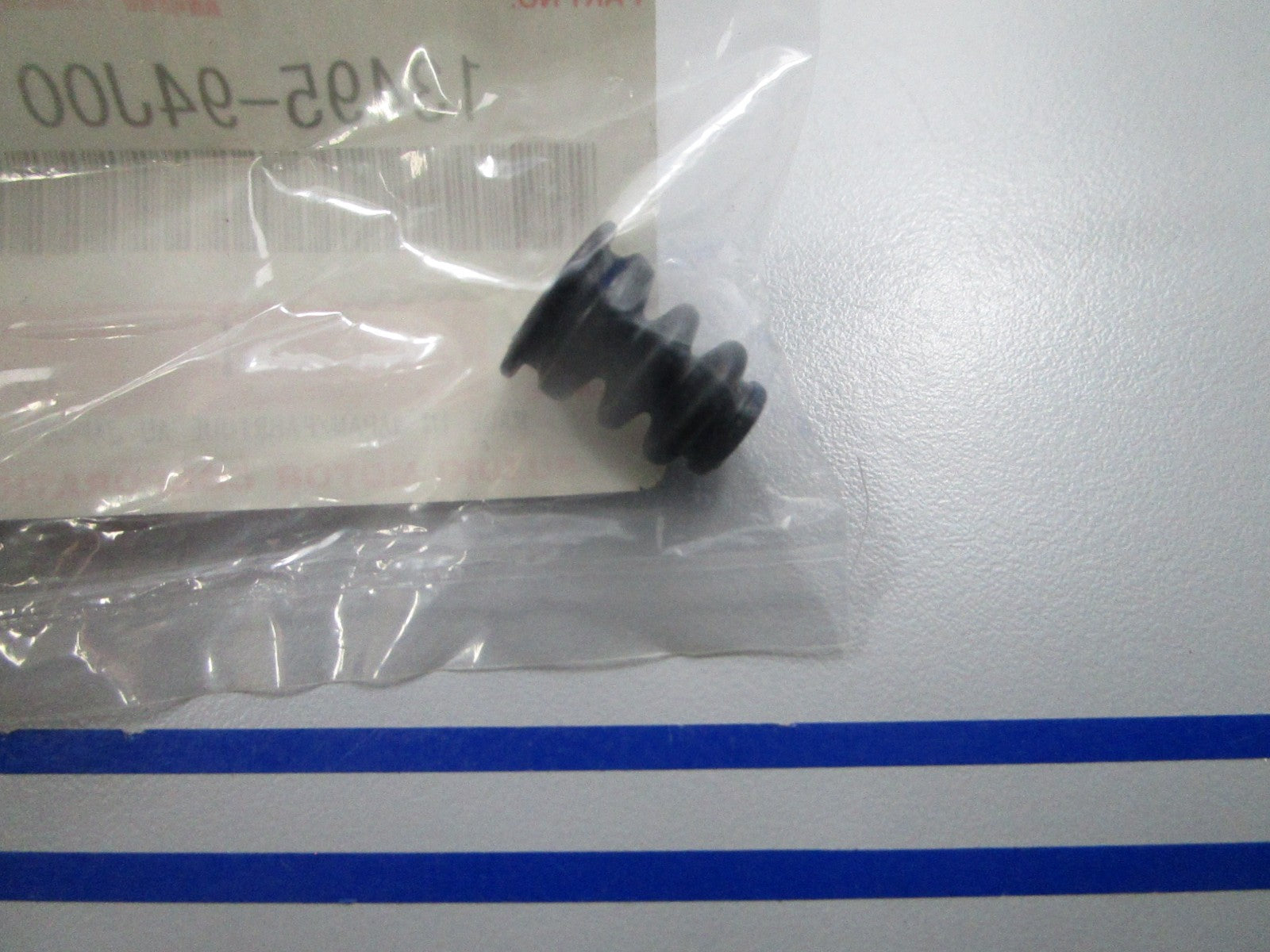 *NEW OEM* 0810 Suzuki Rubber Cap 13495-94J00